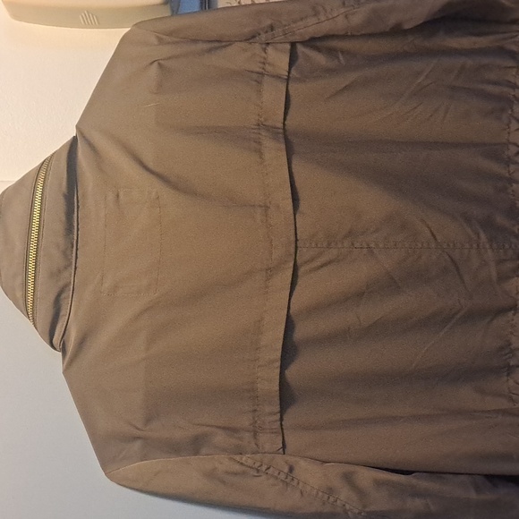 Like new Badgley Mischka army green utility jacket with concealed hood, sz m - Picture 3 of 11